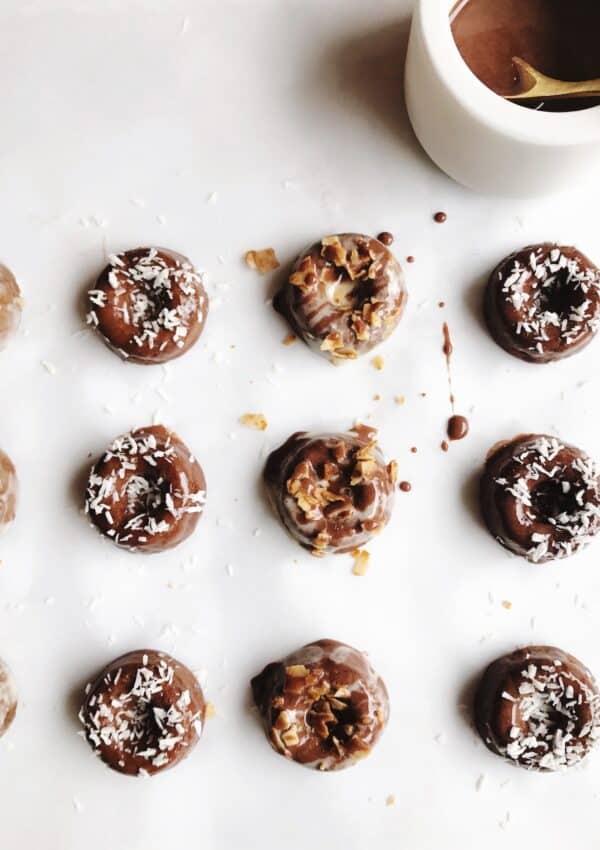 Healthy 4 Ingredient Chocolate Fudge Mini Donuts
